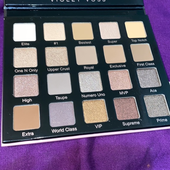 NEW Violet Voss eyeshadow palette - Picture 2 of 3